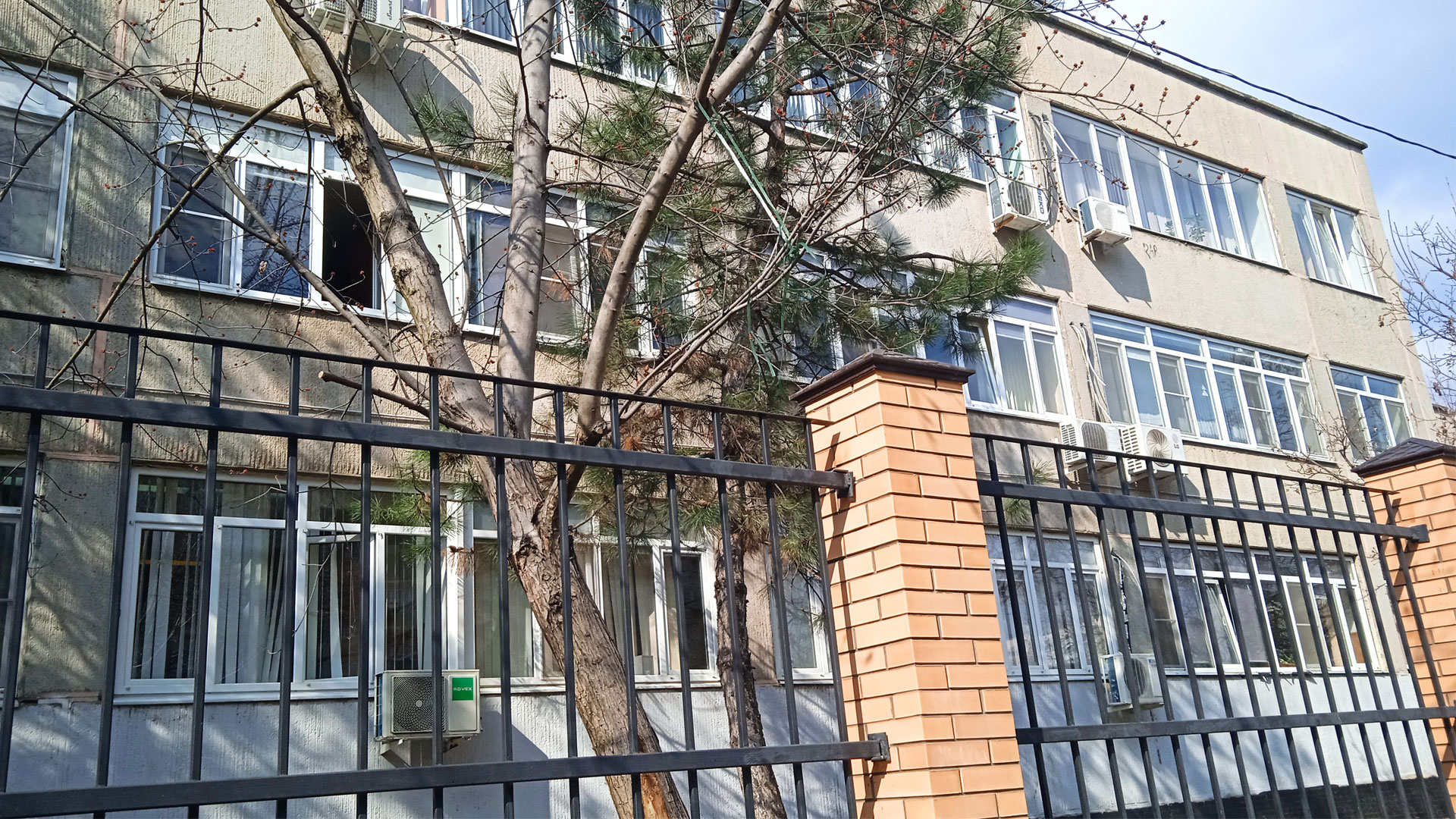 Обзор здания гимназии №87 г. Краснодар.