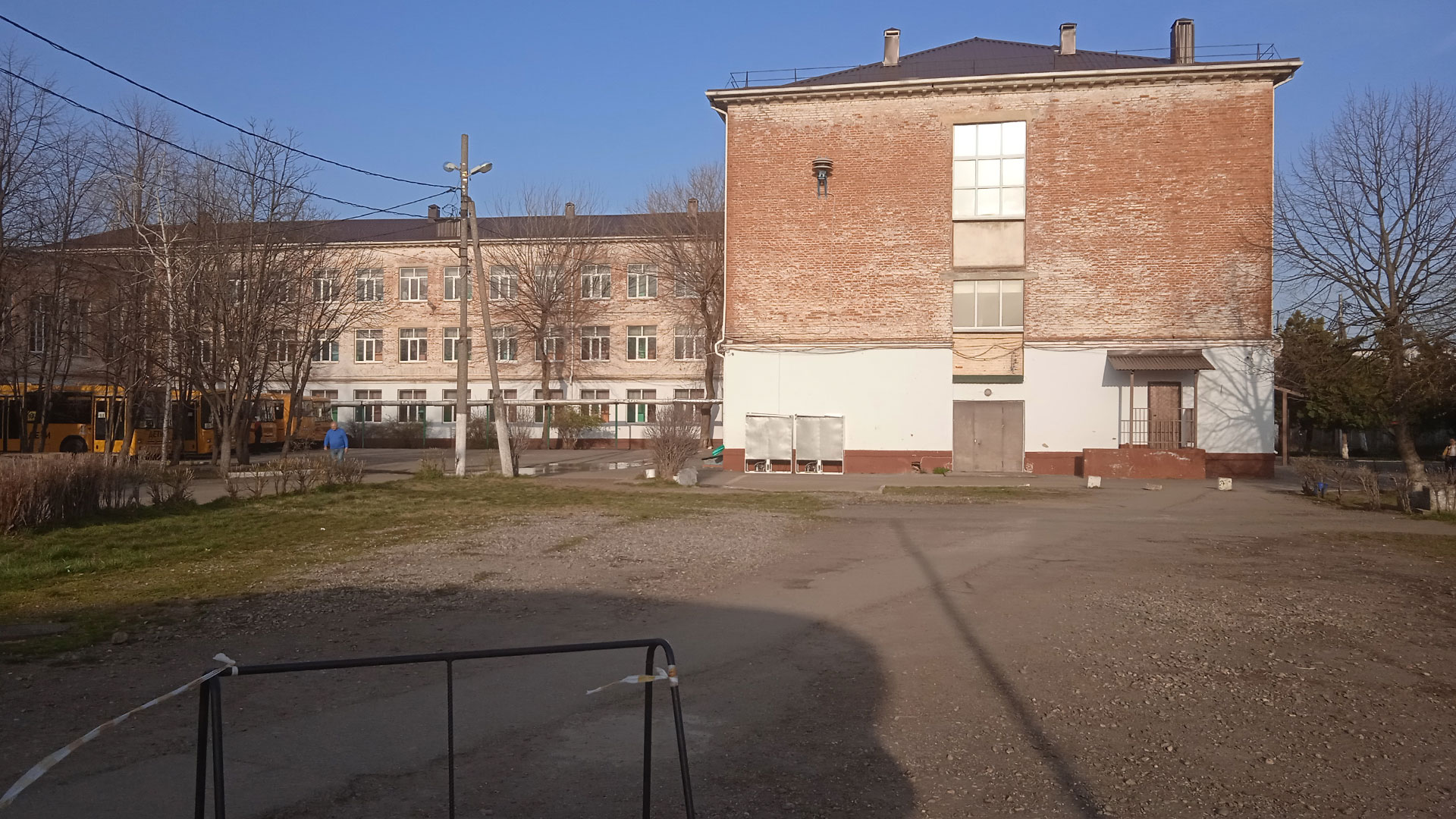 Обзор здания 11-й школы Краснодара.
