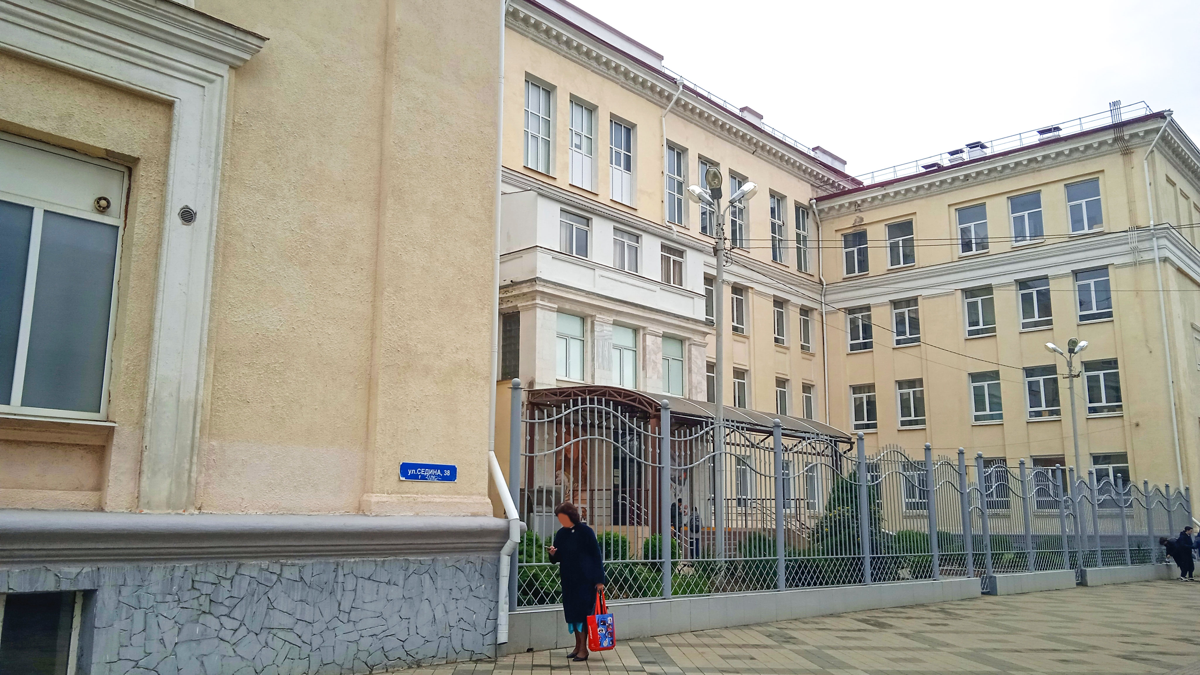 Фасад здания школы №2 г. Краснодар.